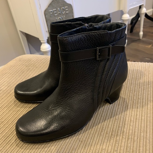 Clarks Artisan Collection waterproof ankle boots - Picture 7 of 12